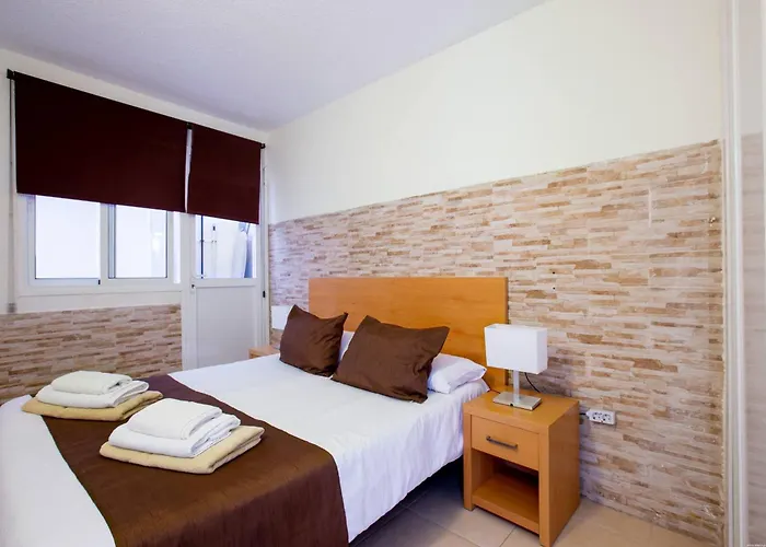 Caleta Sea View 2 Апартаменти *